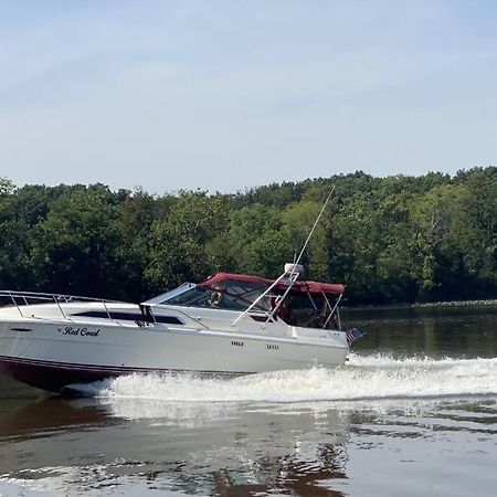 Private Yacht On Catskill Creek Exteriör bild