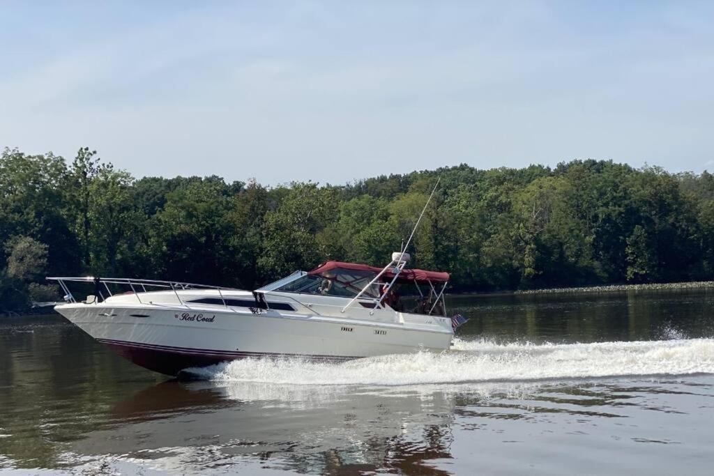 Private Yacht On Catskill Creek Exteriör bild